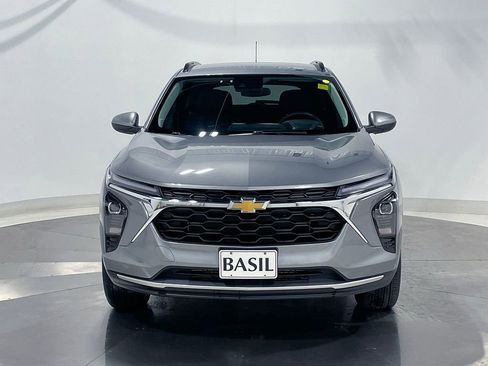 Used 2024 Chevrolet Trax LT FWD image 9