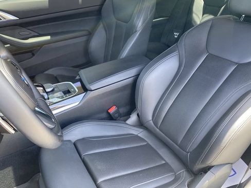 Used 2023 BMW 430i Coupe w/ M Sport Package RWD image 11