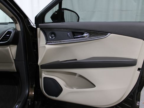 Used 2020 Lincoln Nautilus Reserve w/ Equipment Group 201A image 31