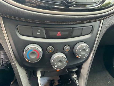 Used 2019 Chevrolet Trax LS FWD image 9