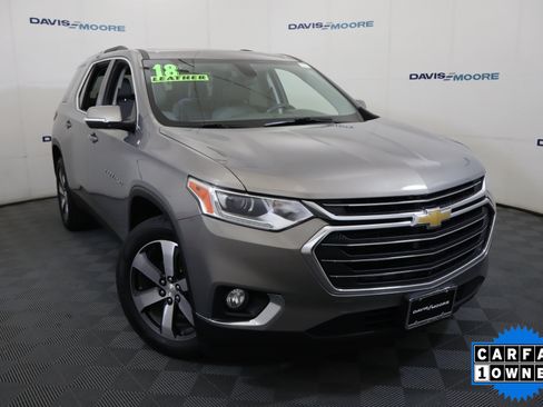 Used 2018 Chevrolet Traverse LT w/ LPO, Floor Liner Package FWD image 2