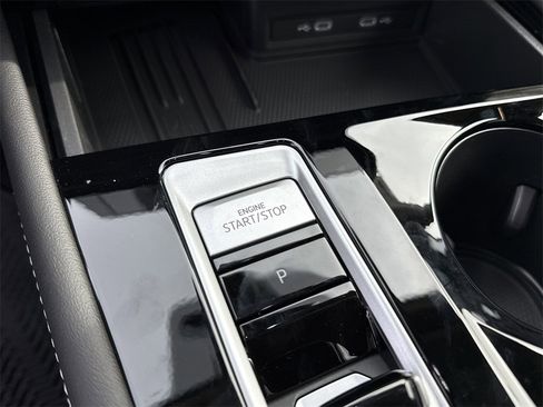 New 2026 Volkswagen Atlas SE image 16