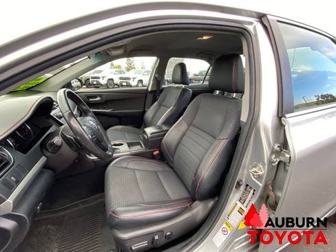Used 2015 Toyota Camry SE FWD image 27