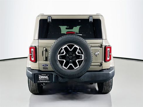 Used 2025 Ford Bronco Outer Banks image 12