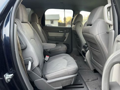 Used 2016 GMC Acadia SLE image 21