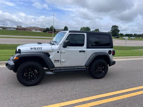 Used 2022 Jeep Wrangler Sport AWD/4WD image 7