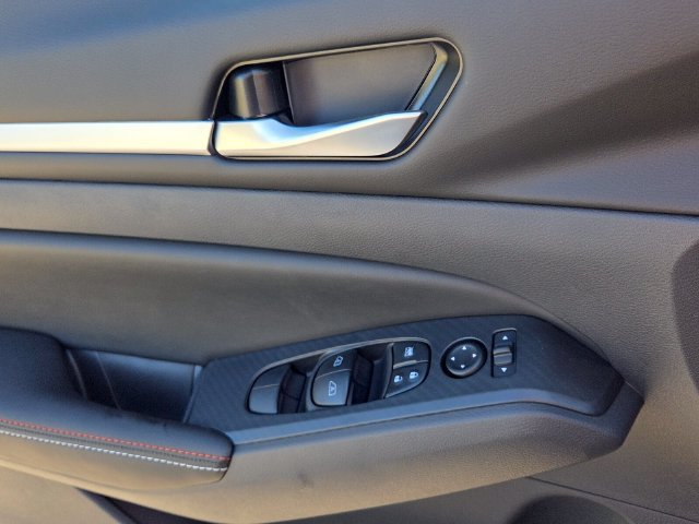 New 2026 Nissan Altima 2.5 SR w/ SR Premium Package FWD image 28