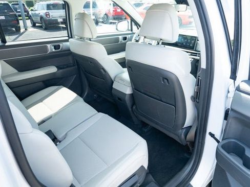 Used 2025 Hyundai Santa Fe SEL AWD/4WD image 38