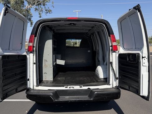 Used 2013 Chevrolet Express 2500 RWD image 5