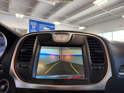 Used 2018 Chrysler 300 Limited AWD/4WD image 14