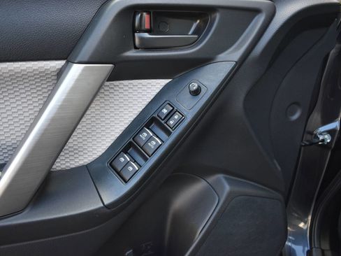 Used 2018 Subaru Forester 2.5i Premium w/ All-Weather Package image 17