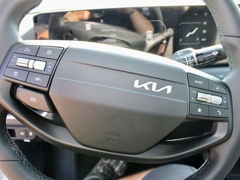 New 2025 Kia K4 EX image 19