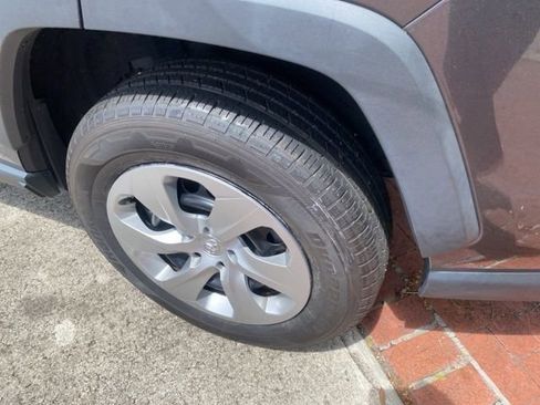 Used 2023 Toyota RAV4 LE image 5