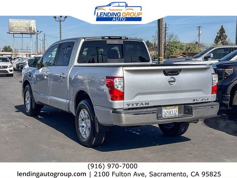 Used 2017 Nissan Titan SV image 2