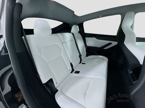 Used 2026 Tesla Model Y Performance image 33