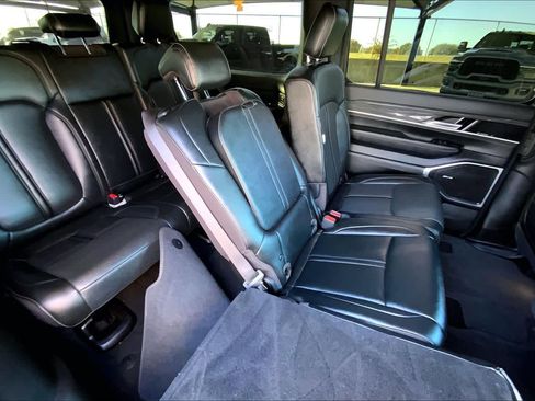 Used 2022 Jeep Wagoneer Series II image 16