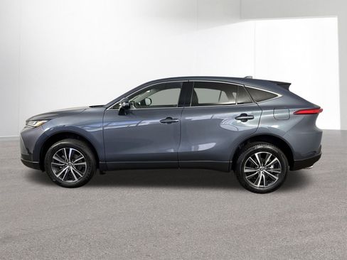 Used 2024 Toyota Venza LE image 27