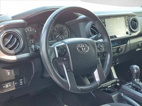 Used 2022 Toyota Tacoma TRD Off-Road w/ Technology Package RWD image 9