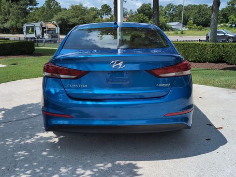 Used 2017 Hyundai Elantra Limited FWD image 9