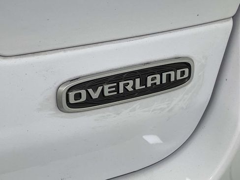 Used 2025 Jeep Grand Cherokee Overland AWD/4WD image 11