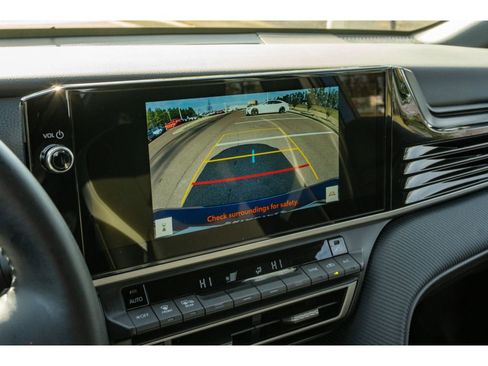 Used 2025 Toyota Camry SE image 22