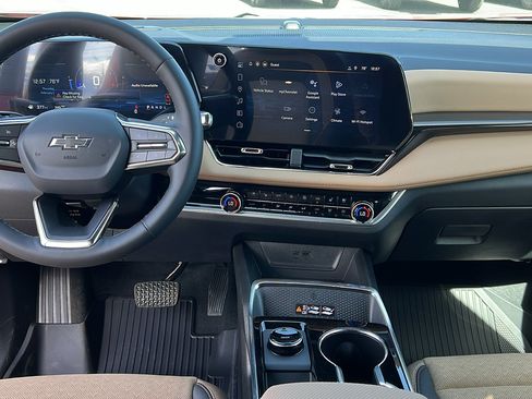 New 2026 Chevrolet Equinox ACTIV w/ Convenience Package III AWD/4WD image 15