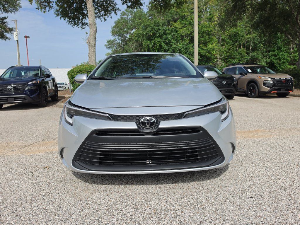 Used 2026 Toyota Corolla LE FWD image 3