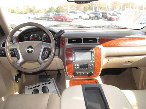 Used 2012 Chevrolet Suburban LTZ AWD/4WD image 16