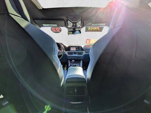 Used 2022 BMW M4 xDrive Competition w/ M Carbon Exterior Package image 21