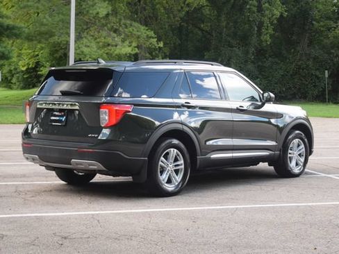 Used 2024 Ford Explorer XLT w/ Equipment Group 202A AWD/4WD image 26