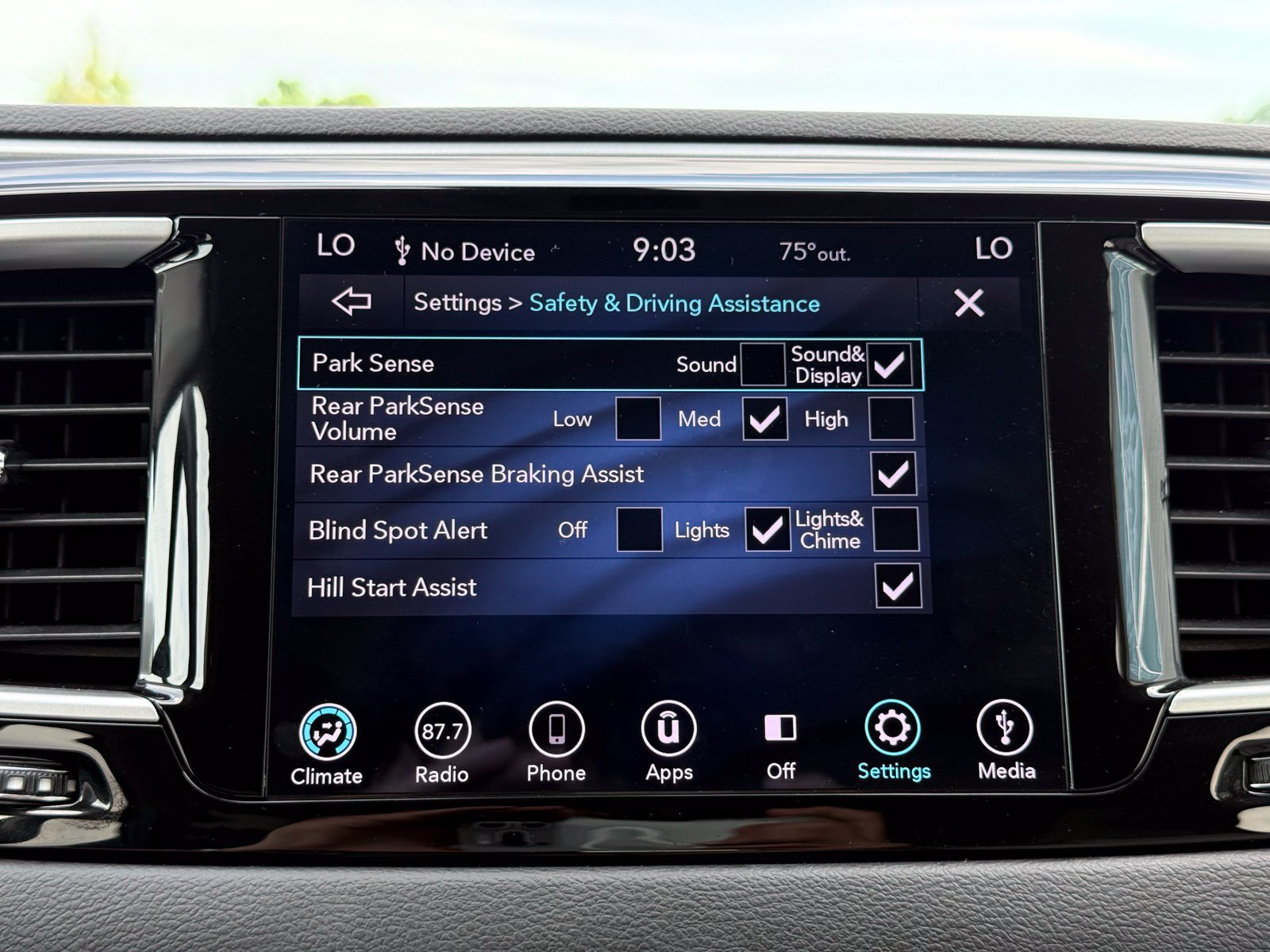 Used 2018 Chrysler Pacifica Touring Plus FWD image 45