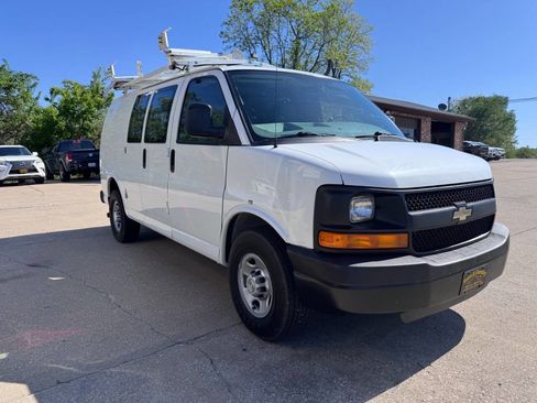 Used 2013 Chevrolet Express 2500 image 3