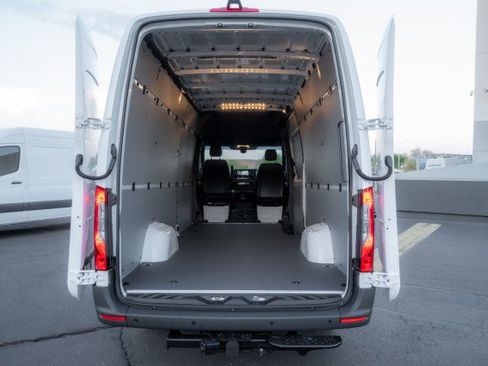 Used 2026 Mercedes-Benz Sprinter 2500 image 11