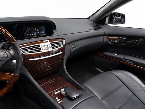 Used 2012 Mercedes-Benz CL 63 AMG image 29