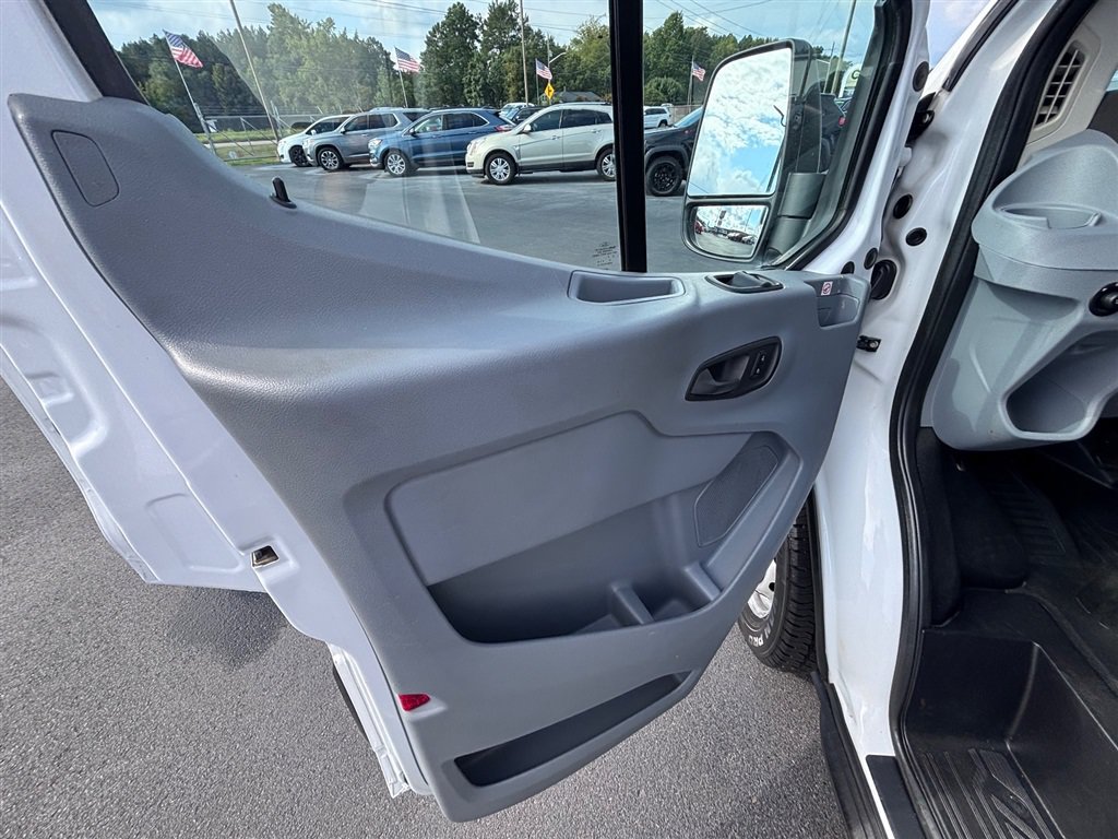 Used 2019 Ford Transit 250 130 Low Roof RWD image 16