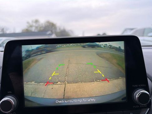 Used 2021 Nissan Sentra SV image 20