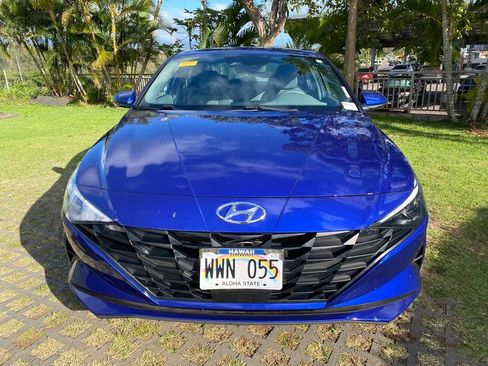 Used 2023 Hyundai Elantra SEL w/ Convenience Package image 2