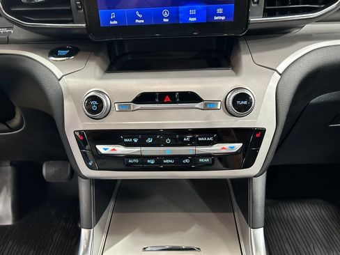 Certified 2023 Ford Explorer XLT w/ Equipment Group 202A AWD/4WD image 21