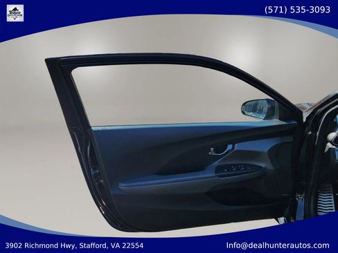 Used 2020 Hyundai Veloster Turbo FWD image 19