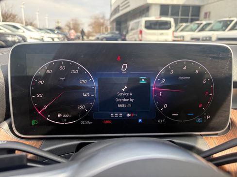 Used 2025 Mercedes-Benz C 300 4MATIC Sedan image 12