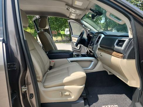 Used 2016 Nissan Titan SL RWD image 41