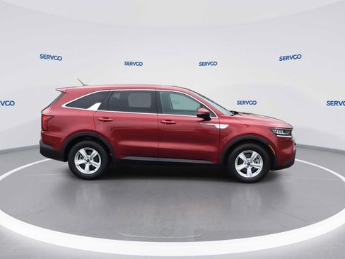 Used 2023 Kia Sorento LX FWD image 9