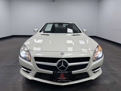 Used 2016 Mercedes-Benz SL 550 w/ Driver Assistance Package image 4