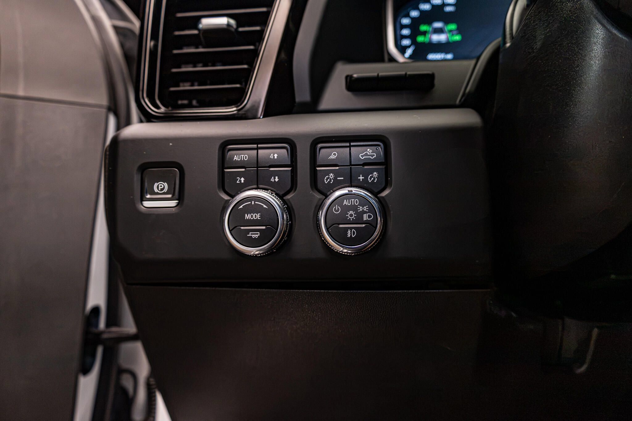 Used 2024 GMC Sierra 2500 AT4X AWD/4WD image 16