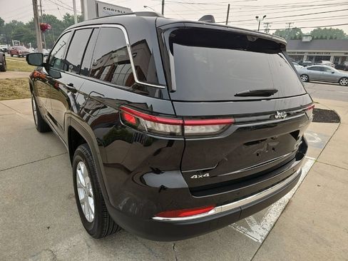 Certified 2023 Jeep Grand Cherokee Limited w/ Luxury Tech Group II AWD/4WD image 11