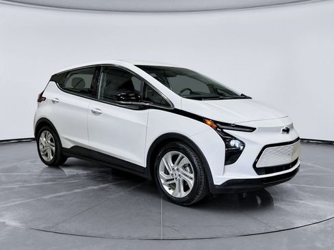 Used 2023 Chevrolet Bolt LT w/ Driver Confidence Package FWD image 4