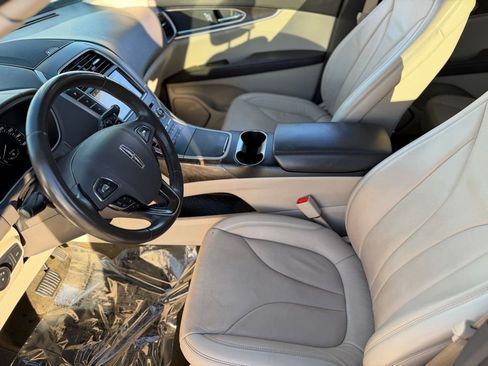 Used 2018 Lincoln MKX Reserve w/ Lincoln MKX Climate Package image 17