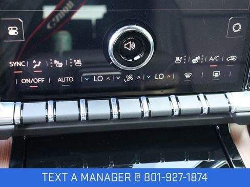New 2026 GMC Yukon XL Denali w/ Denali Reserve Package AWD/4WD image 35