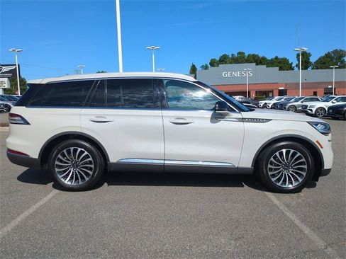 Used 2022 Lincoln Aviator Reserve w/ Elements Package Plus image 3
