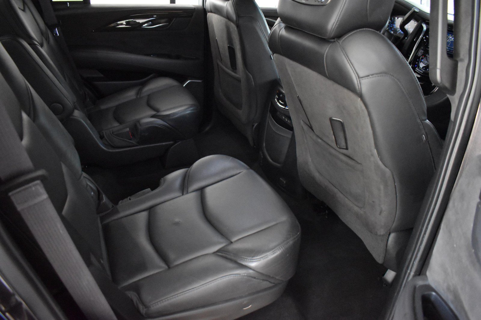 Used 2017 Cadillac Escalade Platinum AWD/4WD image 46